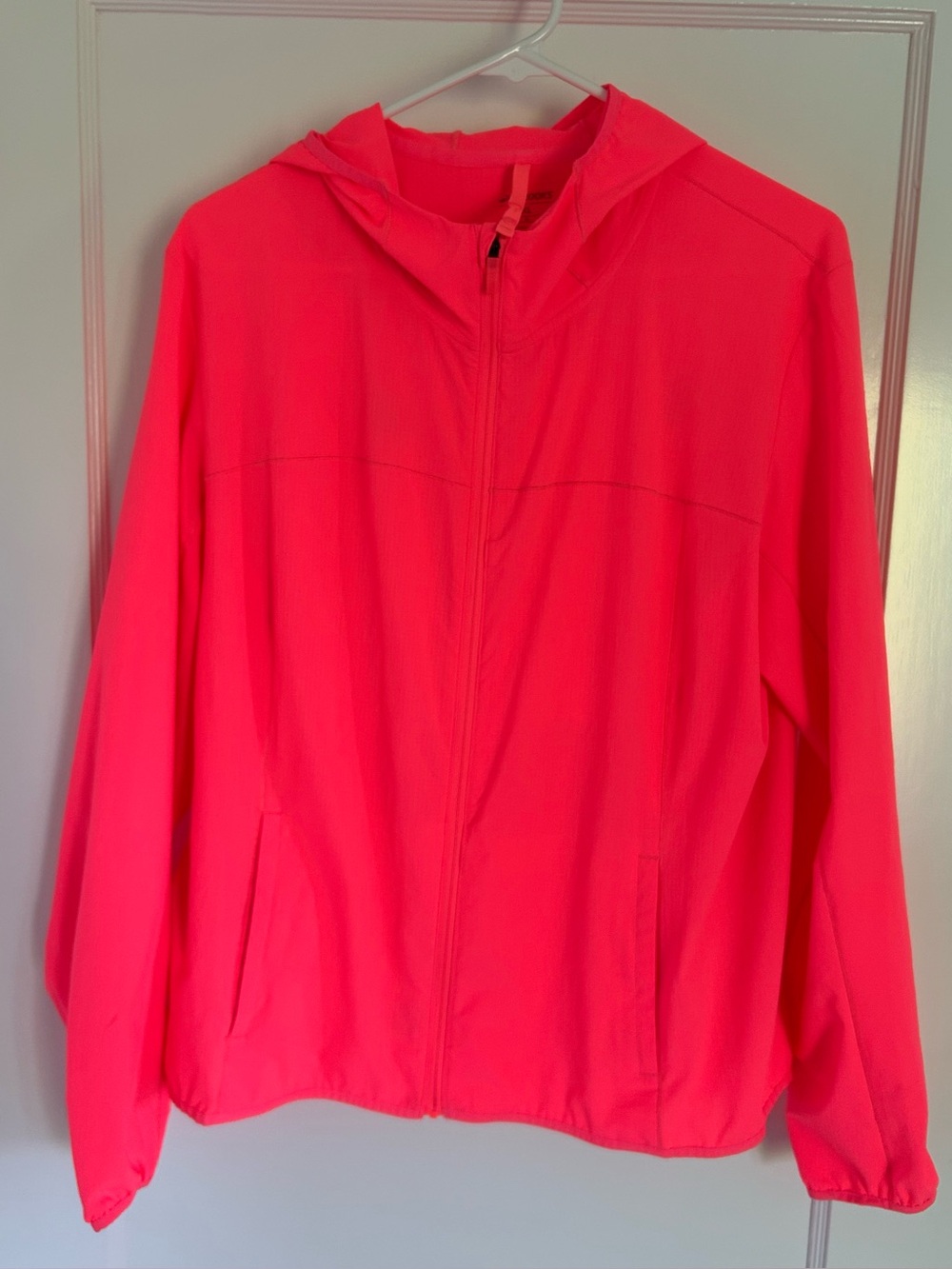 Brook’s Women's Lightweight Hooded Running Jacket - Bright Pink